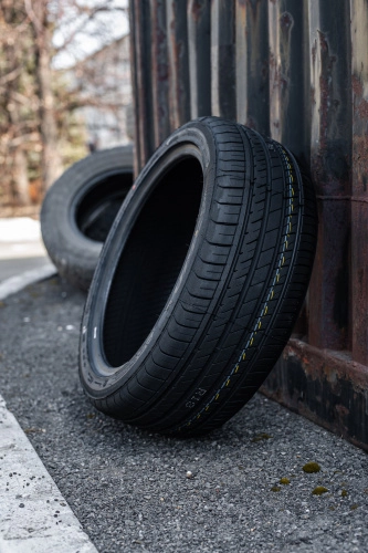 фото протектора и шины ULTRA ARZ5 Шина Arivo ULTRA ARZ5 245/45 R19 98W